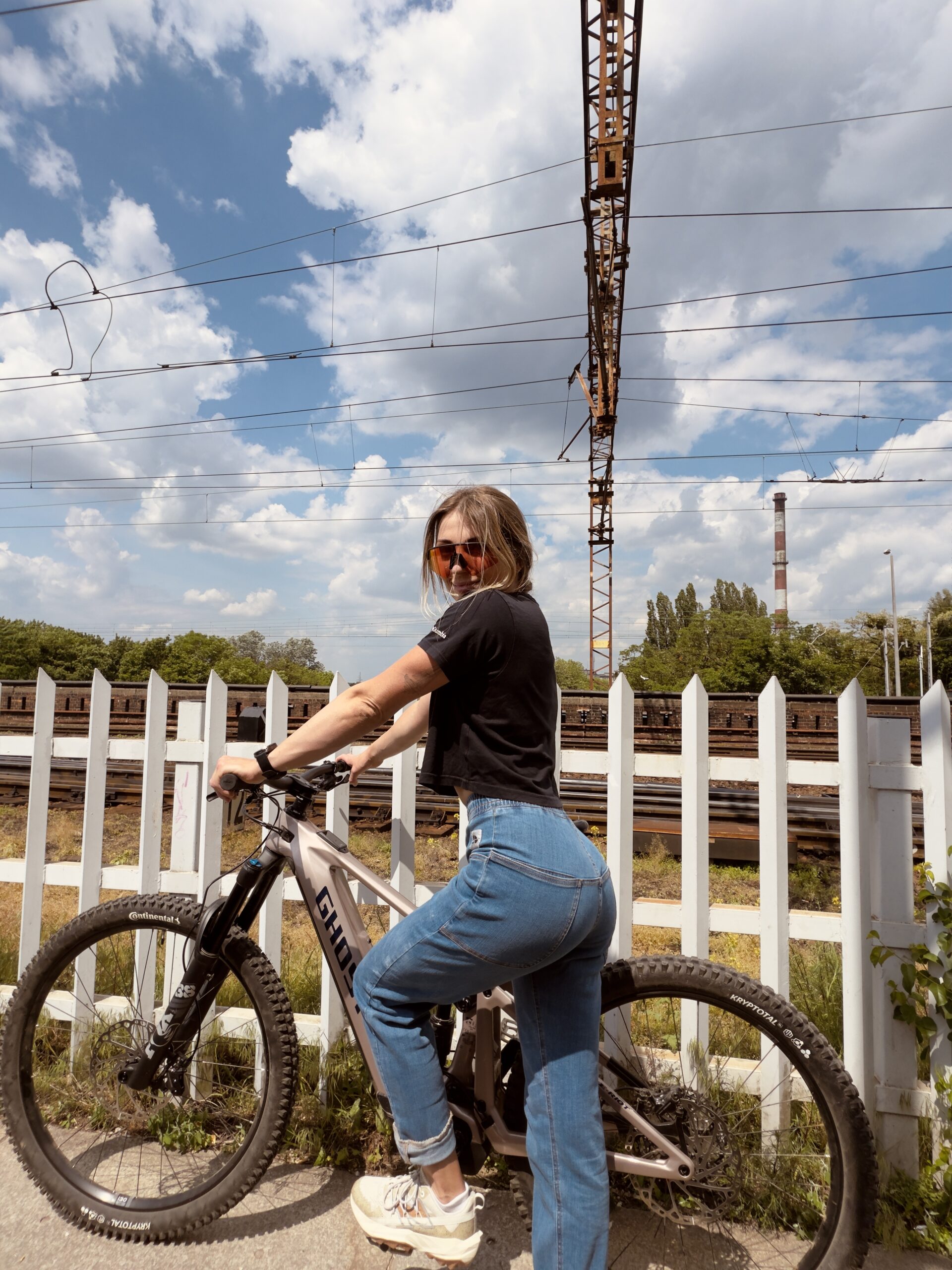 Horizontal pants - blue jeans